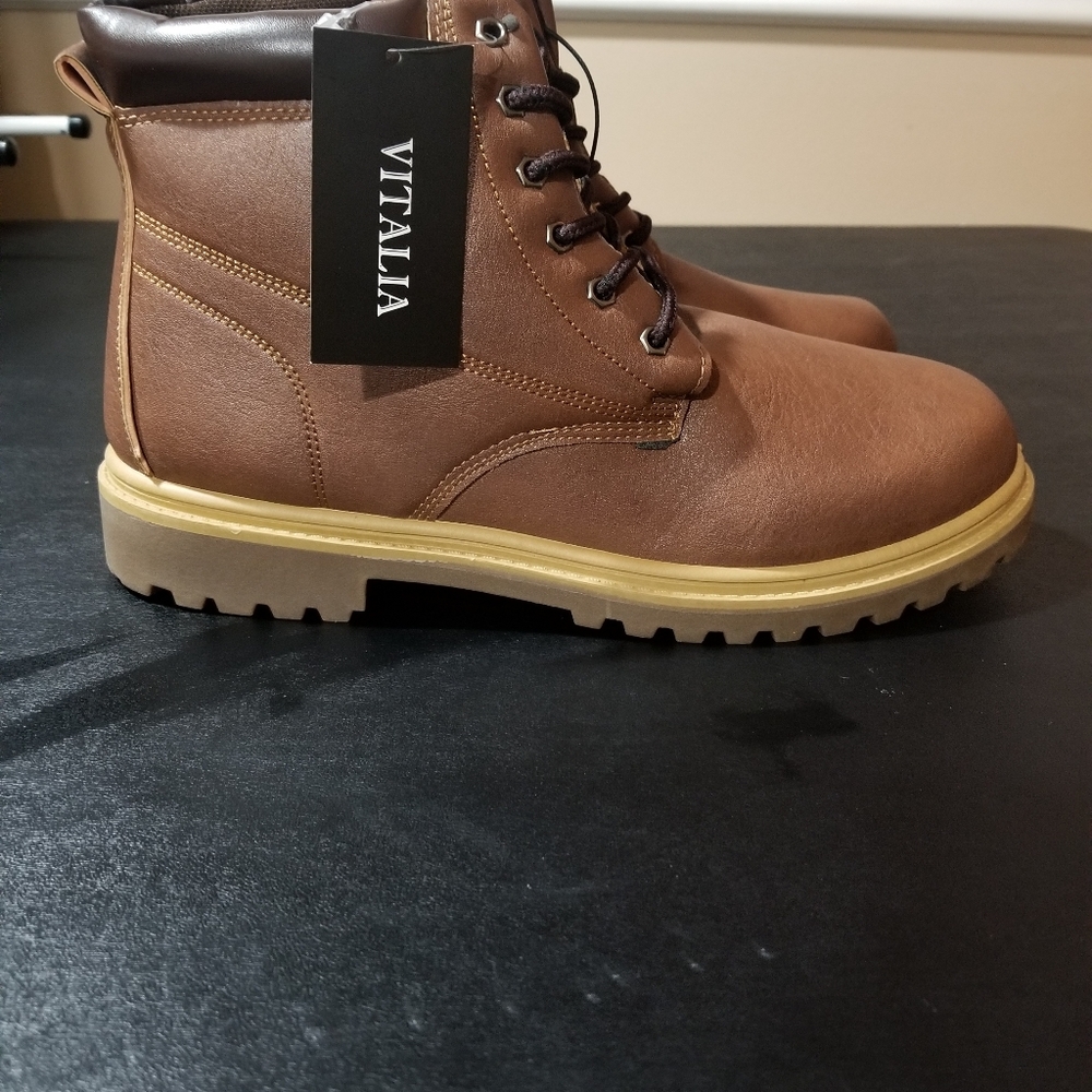 Mens Vitalia work boots.